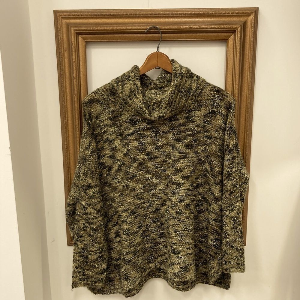 Andrea Jovine Green Cowl Neck Sweater. Size Large.